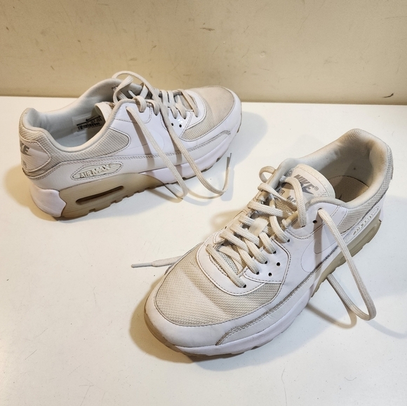 Nike Shoes - Nike Air Max Women's Retro White sneakers size 7.5